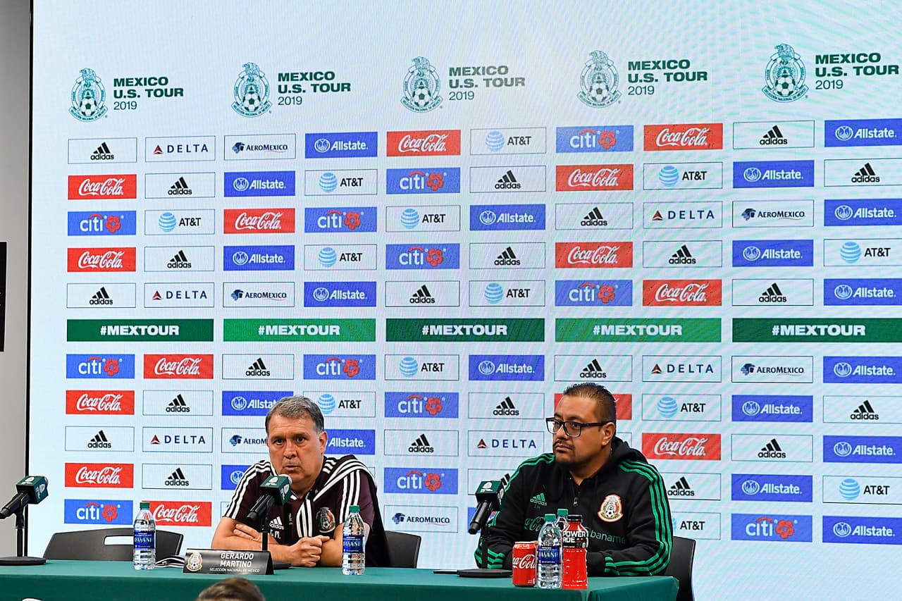 El entrenador de la Selección de México, el argentino Gerardo 'Tata' Martino, conversó esta tarde en Atlanta con la prensa de cara a su partido de preparación contra Venezuela y dando detalles de cómo su lista final para la edición 2019 de la Copa Oro está quedando diseñada. Así reaccionó el técnico del Tri.