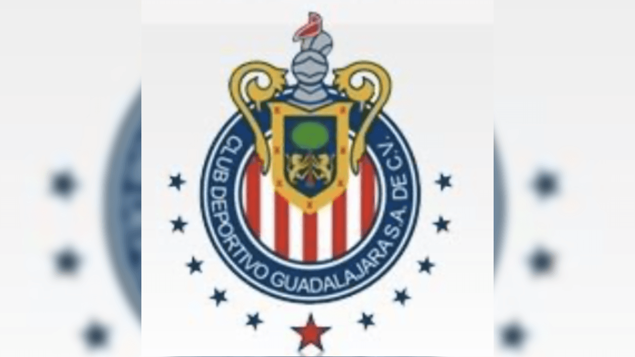 <b>Escudo Chivas 2006</b>
<br>En el segundo torneo durante su año de centenario lograron la conquista de su décimo primer campeonato tras haber vencido a los Diablos Rojos de Toluca con marcador global de 3-2.