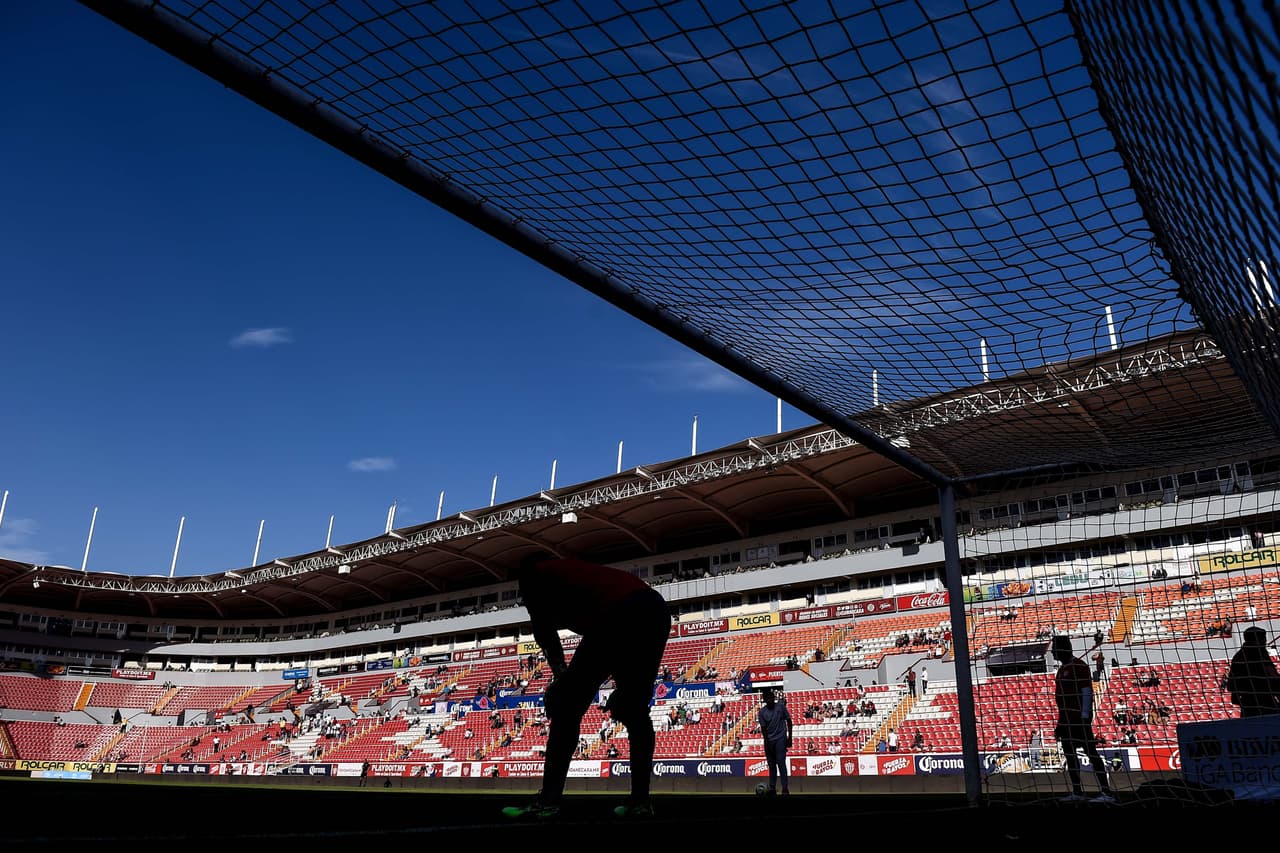 En su nueva casa, el Necaxa comenzó a conseguir nuevos aficionados para llenar su nuevo estadio, el estadio Victoria. Desde su cambio de sede, Necaxa ha aumentado sus números en la gradas y han dejado de perder dinero como lo hacían en el Azteca.