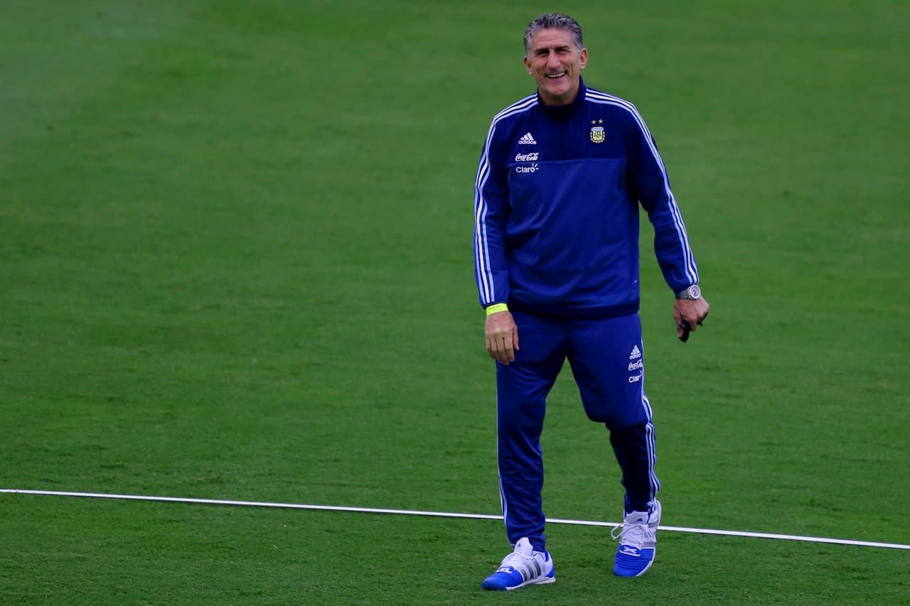 'El Patón' Bauza comenzó a alistar el equipo titular en una jornada de doble sesión de entrenamiento en la que por primera vez tuvo a su disposición a todos los jugadores convocados para enfrentar a Perú en Lima y a Paraguay en Córdoba.