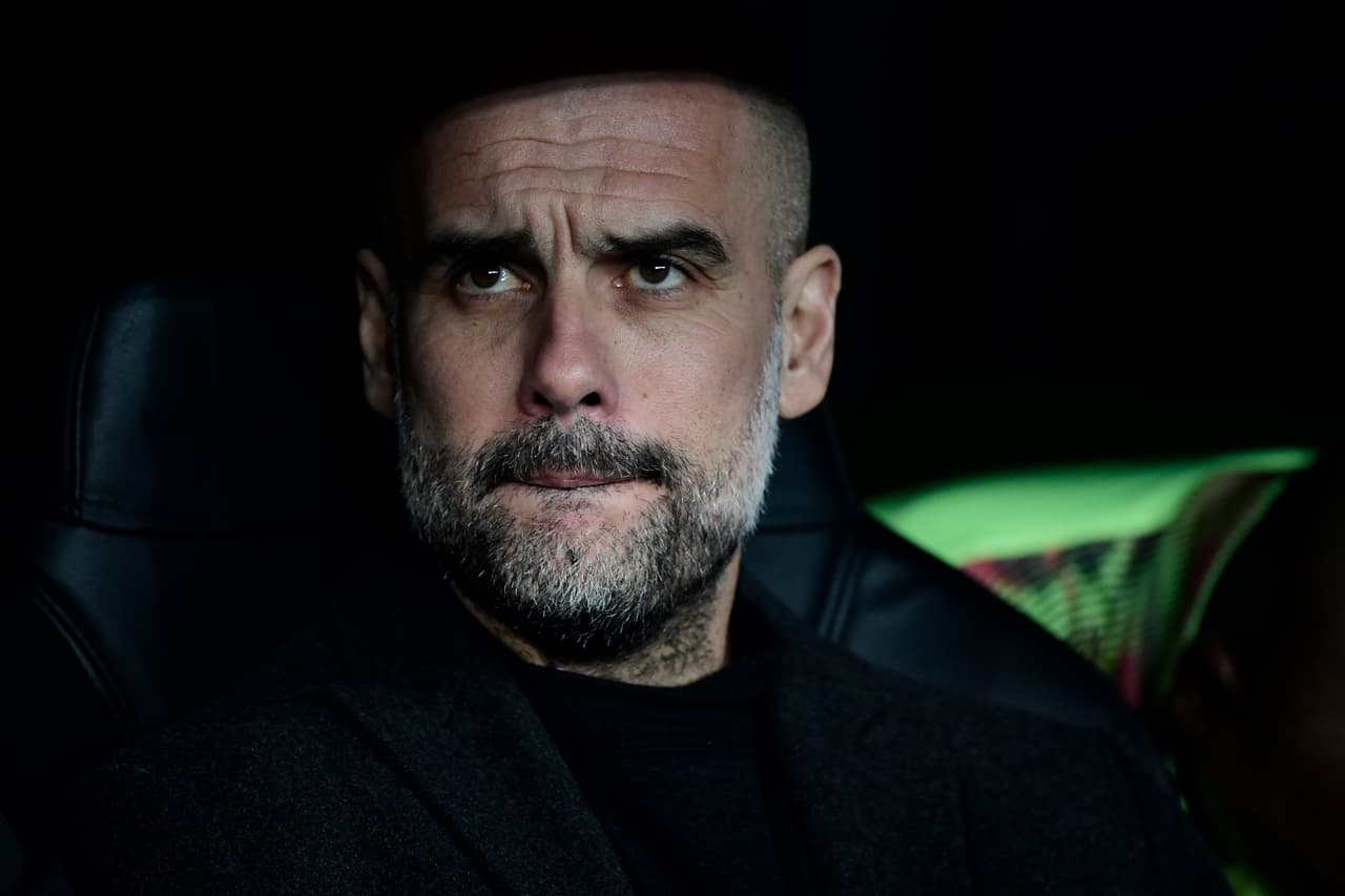 Pep Guardiola previo al encuentro con un semblante de seriedad.