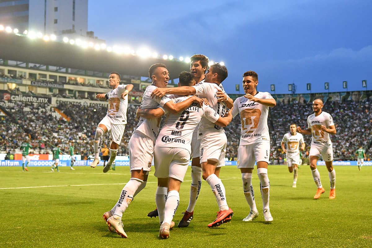 Los Pumas de la UNAM vencieron 2-1 al Club León de visita, al dar la voltereta luego de estar en desventaja desde los primeros minutos del juego.