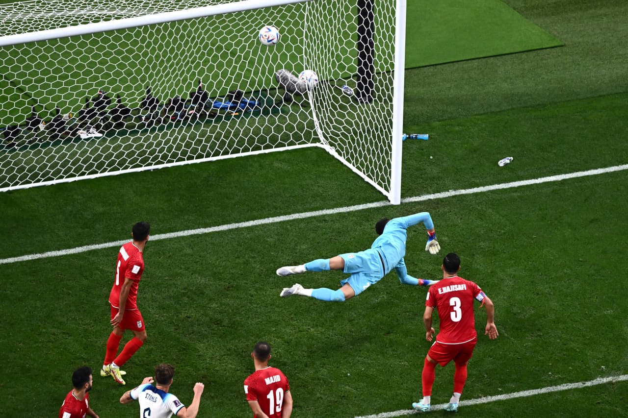 La Selección de Inglaterra luce con goleada ante Irán en el arranque de la actividad del Grupo B.