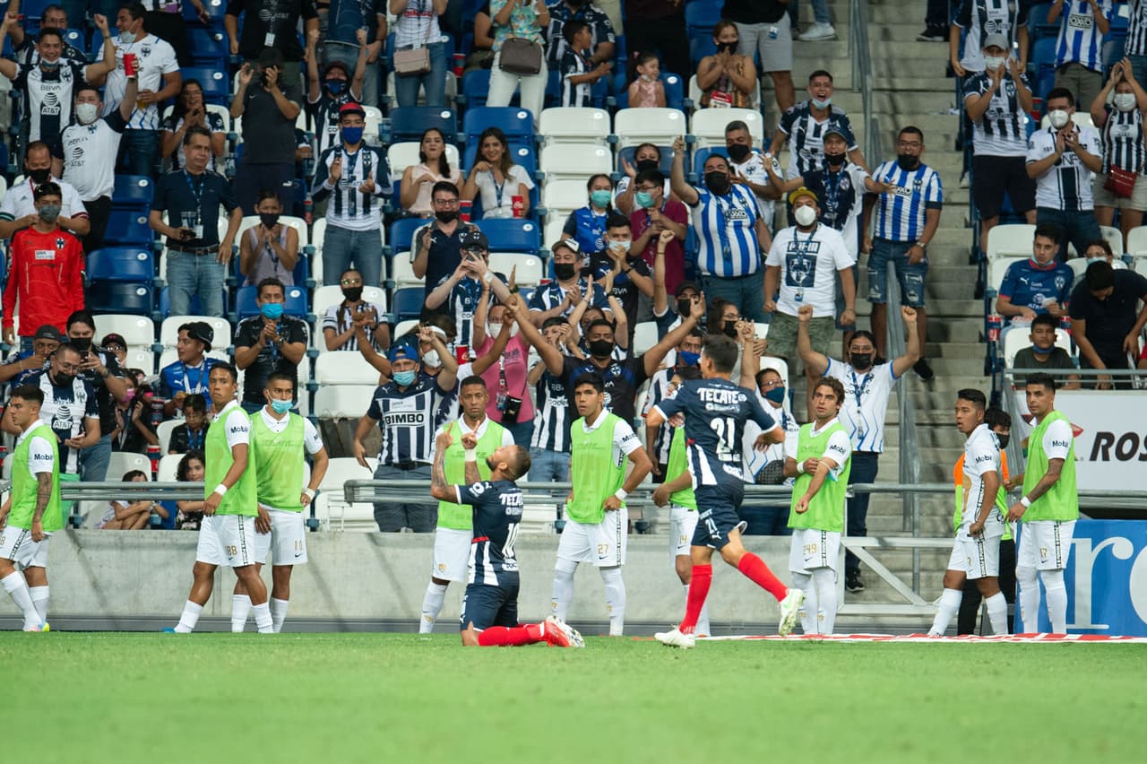 Con doblete del colombiano Duvan Vergara, Rayados de Monterrey consiguió su primer triunfo del Grita México A21 a costa de los endebles Pumas.