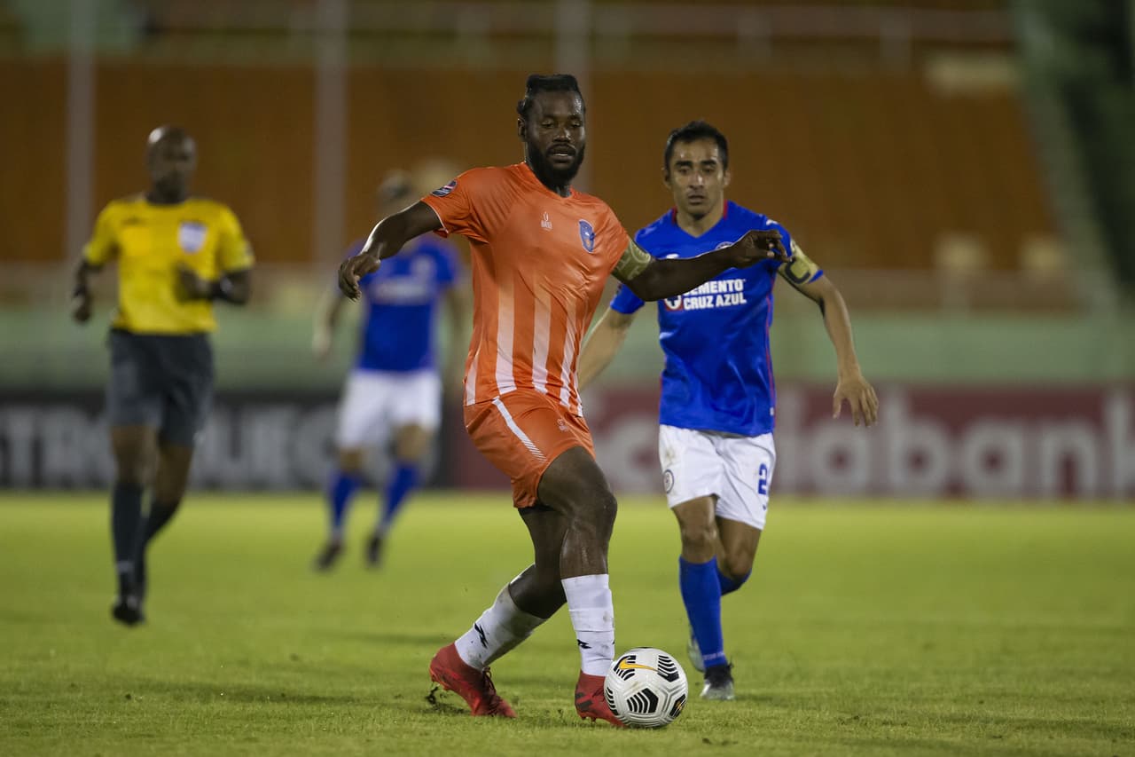 Cruz Azul no logra aprovechar su superioridad y complican un poco su pase a cuartos de final, luego de empatar 0-0.