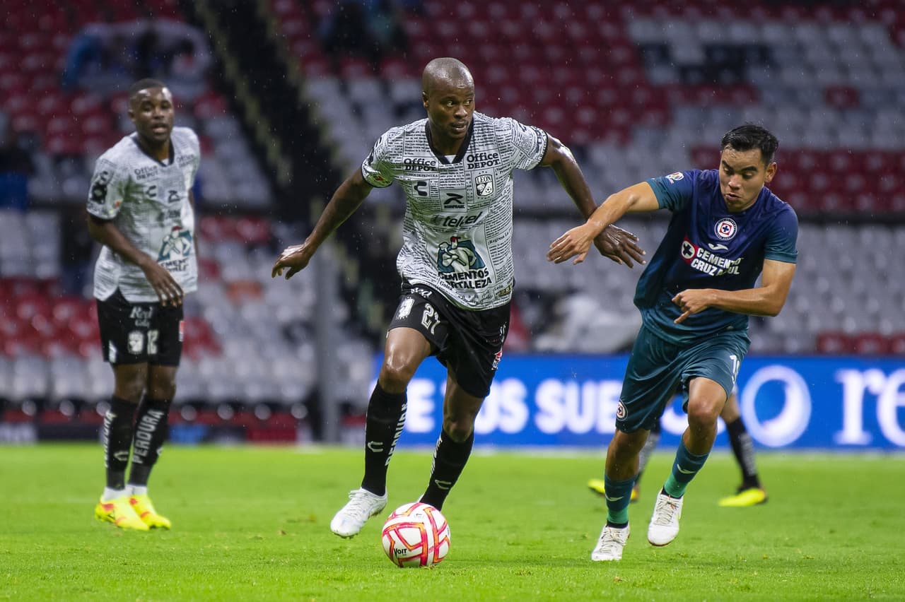 Con gol de último minuto el Cruz Azul derrotó a Léon y está más que vivo en el Apertura 2022.