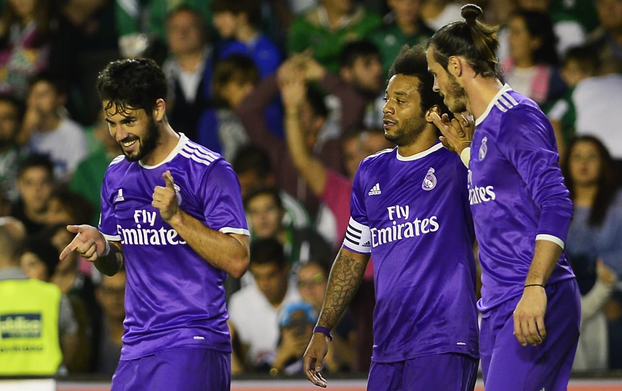 El Real Madrid alcanza al Atleti en la cima a costa del Betis con un 6-1