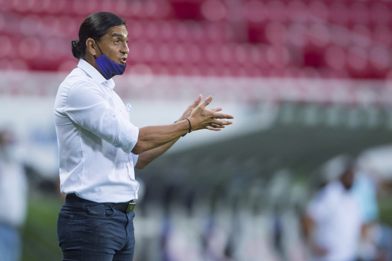 Francisco Palencia hizo su debut como entrenador con el Mazatlán FC.
