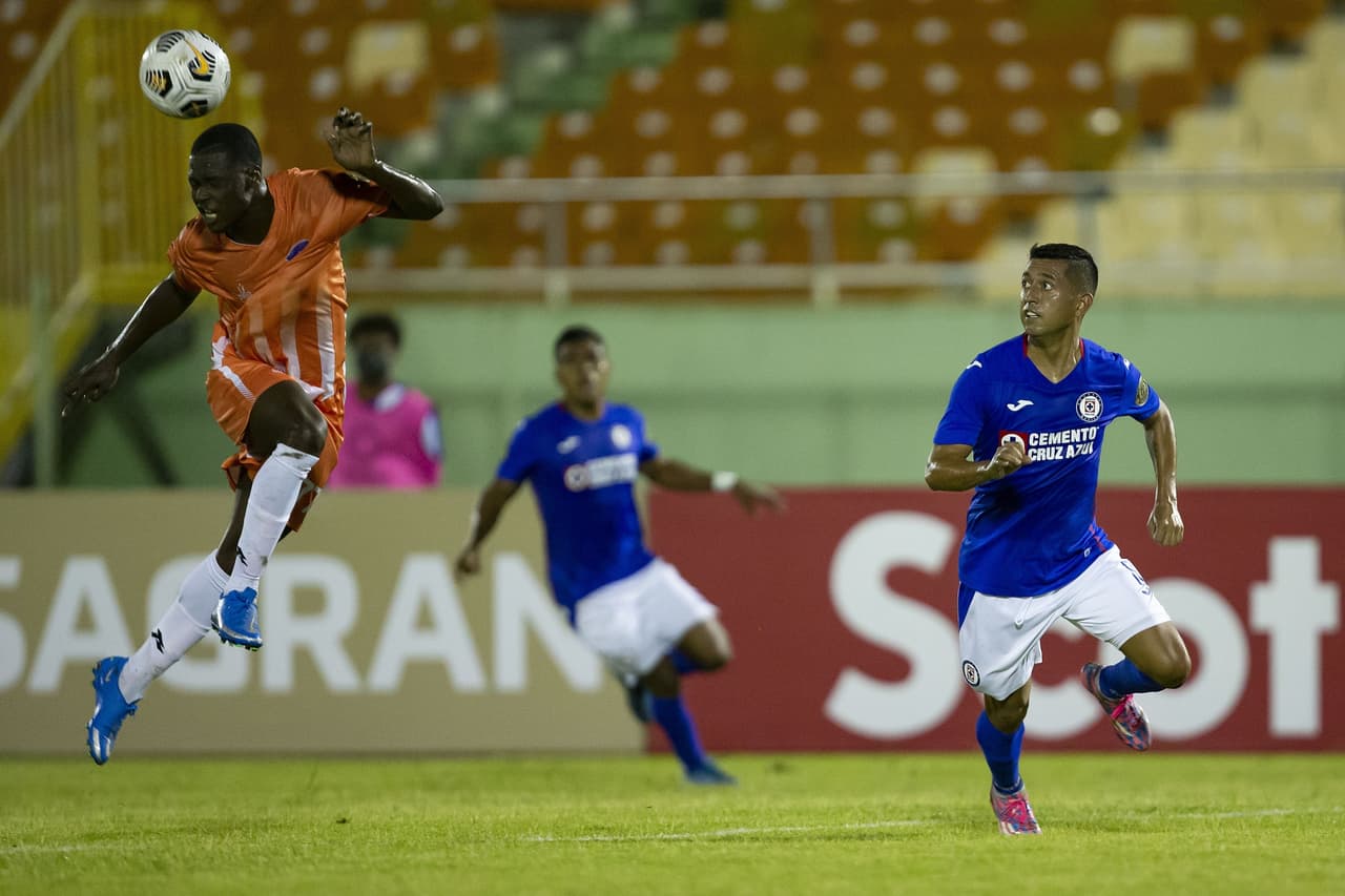Cruz Azul no logra aprovechar su superioridad y complican un poco su pase a cuartos de final, luego de empatar 0-0.