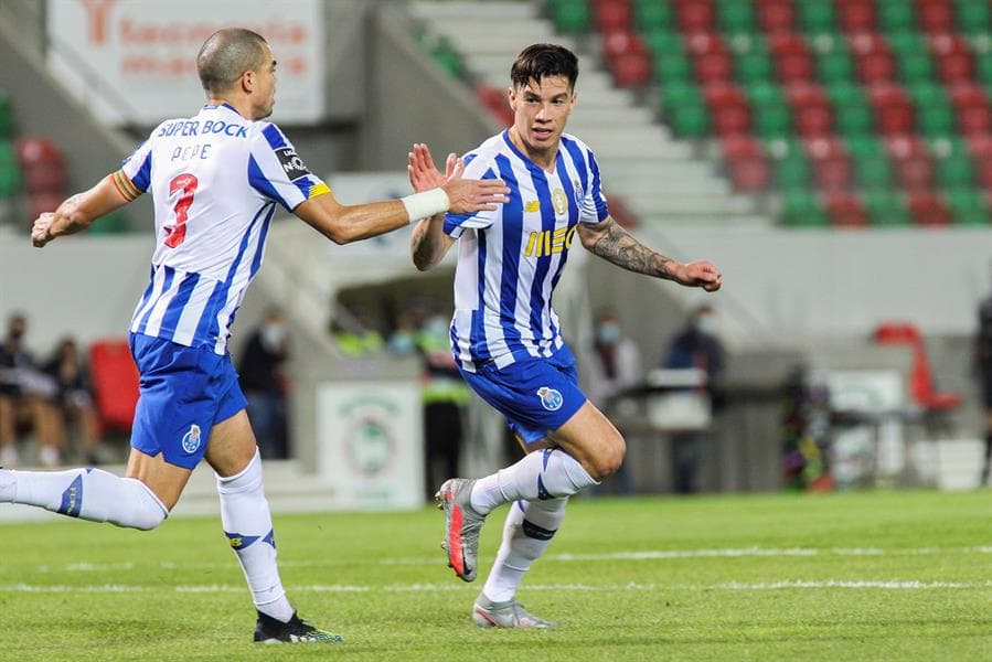 El Porto se impone a Marítimo 2-1, cerrando la Jornada 20 de la Liga de Portugal. Los goles para los 'Dragones Azules' corrieron a cargo de Matheus Uribe al minuto 14 y un penal de Otavio da Silva Monteiro al minuto 94, ayudó a que el equipo sumara los 3 puntos. Jesús 'Tecatito' Corona jugó los 90 minutos.