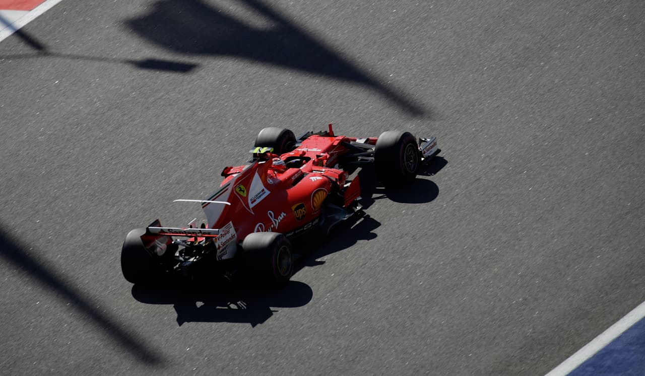 El finlandés Kimmi Raikkonen fue tercero y los puntos lo acercan al Top 3 en la general donde es cuarto con 49 puntos.