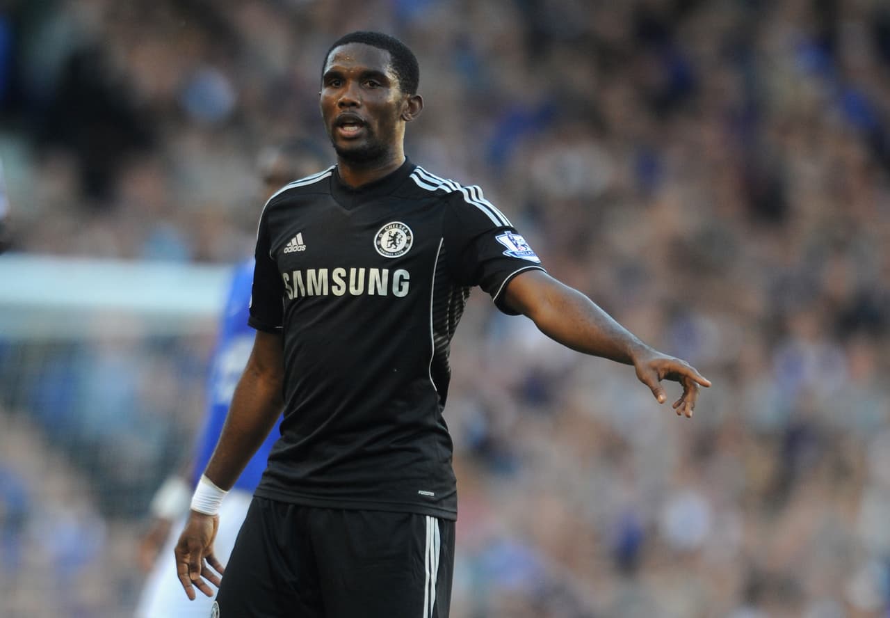 Dos campañas después se derrumbó el multimillonario proyecto ruso y el camerunés llegó a Inglaterra con el Chelsea.