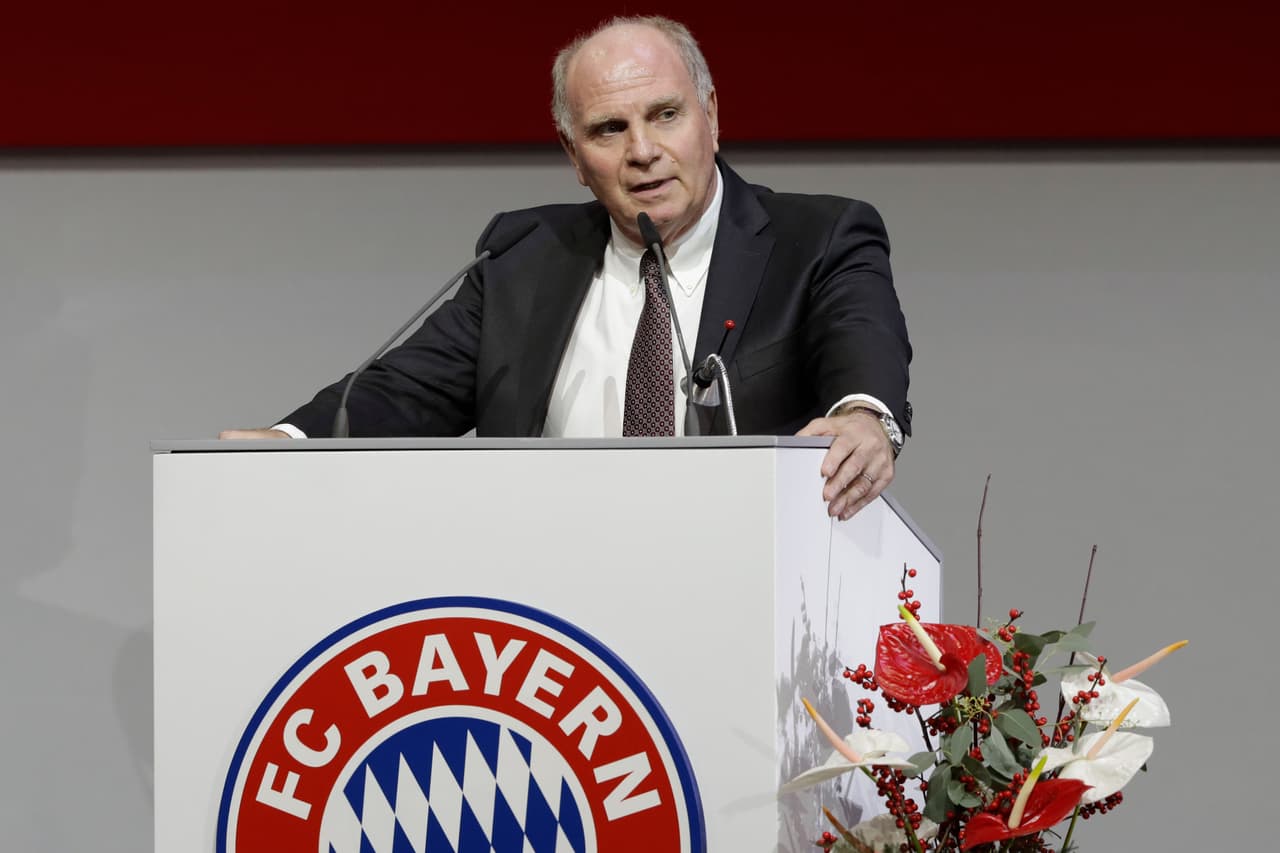 Uli Hoeness, presidente del Bayern Múnich y exfutbolista de Alemania, cumplió 21 meses de casa por cárcel por haber defraudado en 28,5 millones de euros al fisco alemán a través de los beneficios que daba Suiza en los años 2000. A raíz de esto dejó su cargo, pero al finalizar su condena lo retomó.