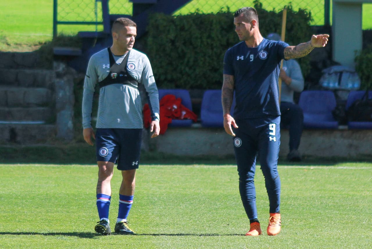 Jonathan Rodríguez y Milton Caraglio empezaron a trabajar juntos con miras a convertirse en una pareja letal en el ataque.