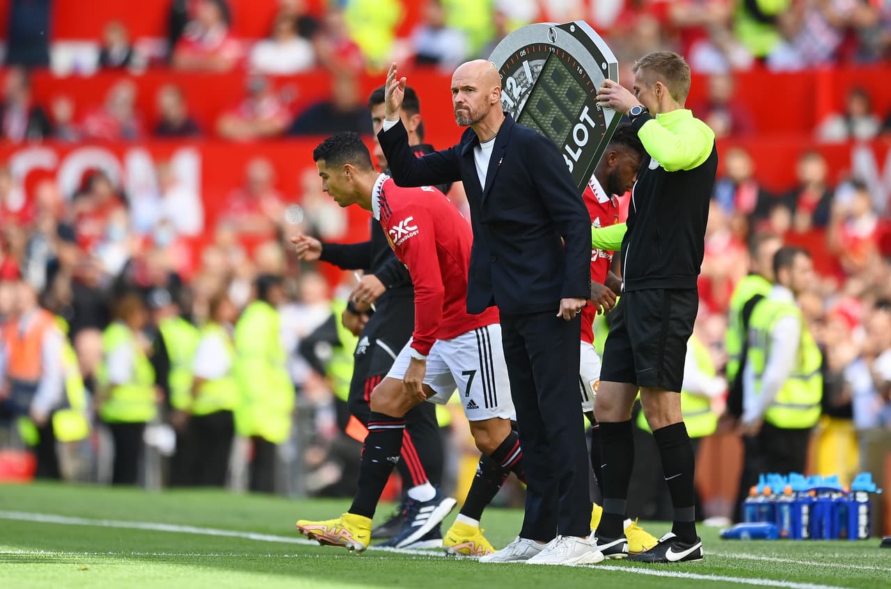 Brighton sorprendió al Manchester United y le propinó una dolorosa derrota en Old Trafford, donde la afición no quedó contenta y los abucheó. CR7 ingresó en el complemento, pero poco pudo hacer para evitar la caída.