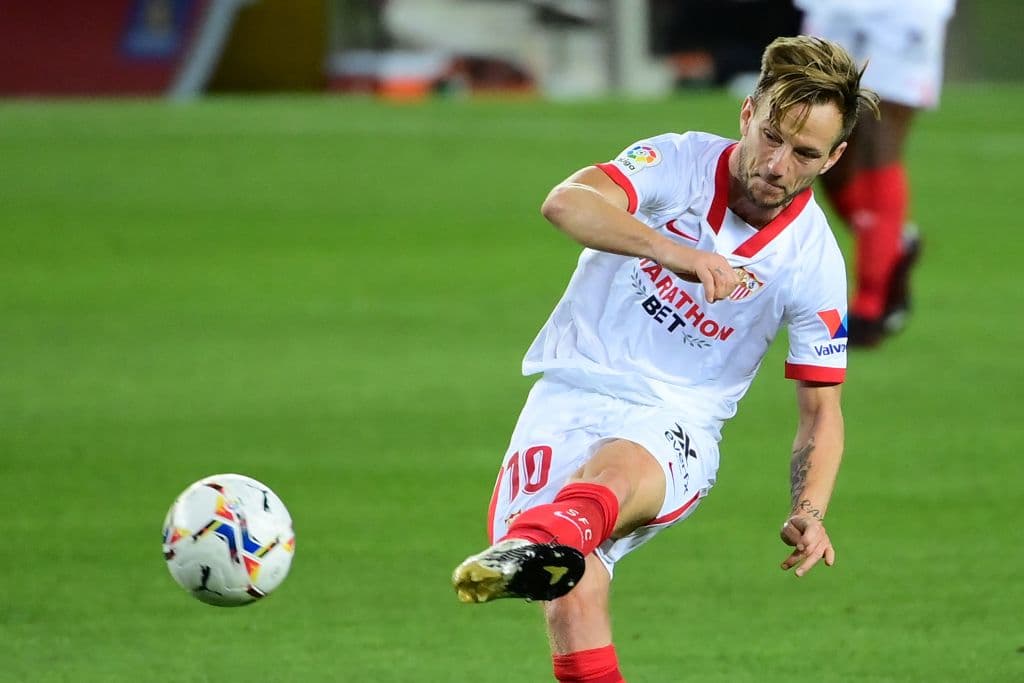 Barcelona y Sevilla empatan con un gol durante la quinta jornada de LaLiga. Coutinho fue el autor del gol por parte del Barca, mientras que Luuk de Jong lo hizo para el conjunto sevillano.