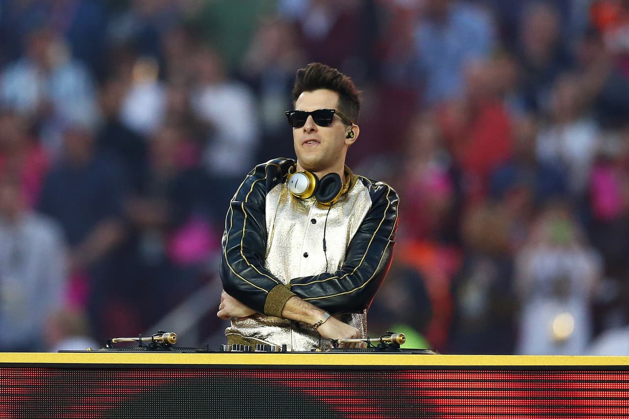 Disfruta de más imágenes del Medio tiempo del Super Bowl 50.