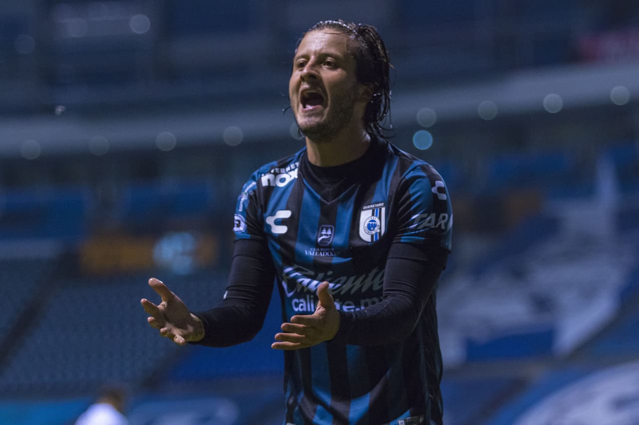 Vera se queja durante el partido