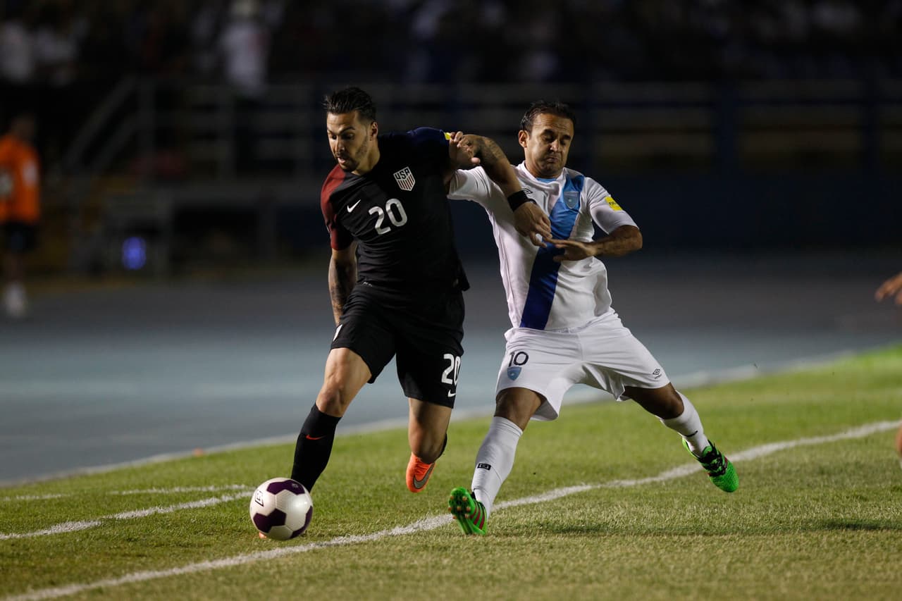 El equipo guatemalteco salió con el cuchillo entre los dientes y no un solo balón por perdido.