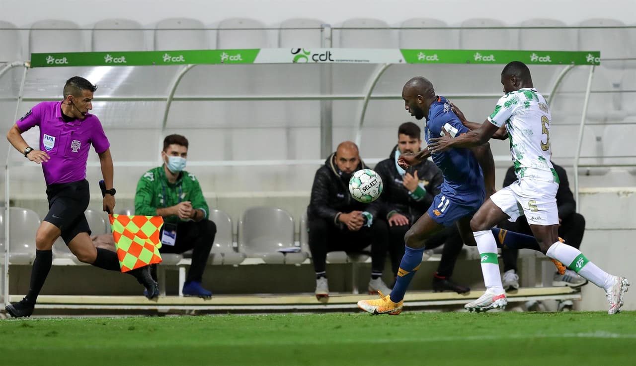Porto logra el empate ante el Moreirense FC 1-1 durante la Jornada 29 de la Primeira Liga. Nahuel Ferraresi marcaba el primer tanto para los de Moreira y, de último minuto, Mehdi Taremi logró empatar el encuentro, logrando la repartición de puntos. El mexicano Jesús 'Tecatito' Corona fue titular durante el encuentro.