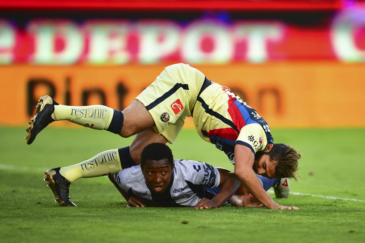 Pachuca controla el partido de principio a fin y con goles de Erick Aguirre, Felipe Pardo y Luis Chávez los Tuzos vencen 3-1 a las Águilas y toman una muy cómoda ventaja en la serie.