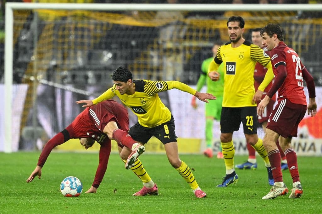 Con doblete de Robert Lewandowski, Bayern se impone 2-3 al Borussia Dortmund de Erling Braut Haaland.