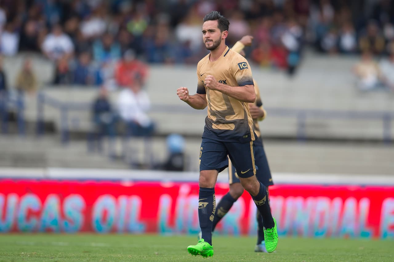 Luis Fernando Quintana – Quintana ya era considerado como el futuro de la central, de hecho, jugó varios partidos que Darío Verón no pudo y estuvo en la banca de Pumas en aquella final de 2015.
<br>