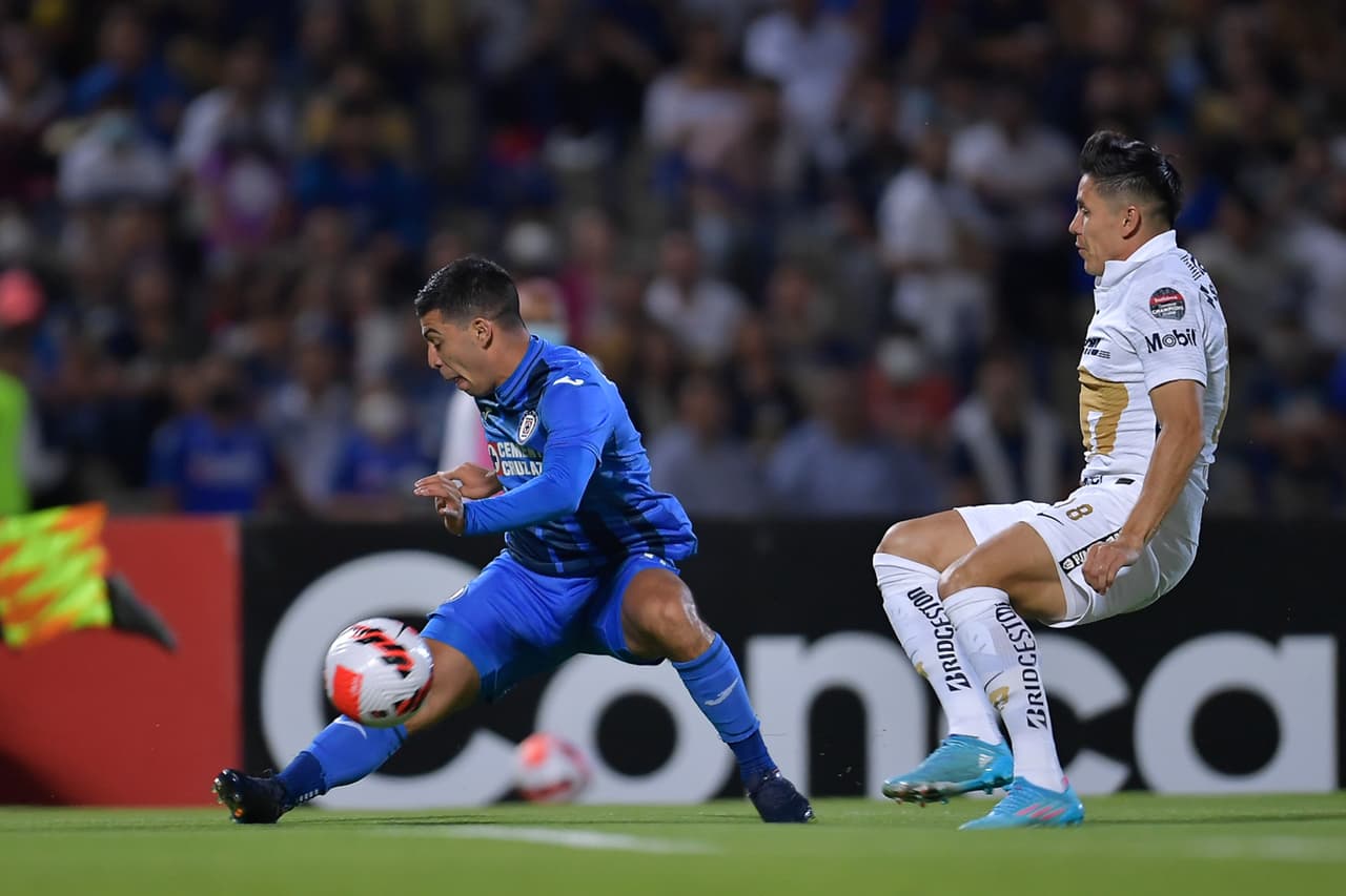 Pumas le pegó 2-1 a Cruz Azul en la ida de las Semifinales de la Liga de Campeones de la Concacaf.