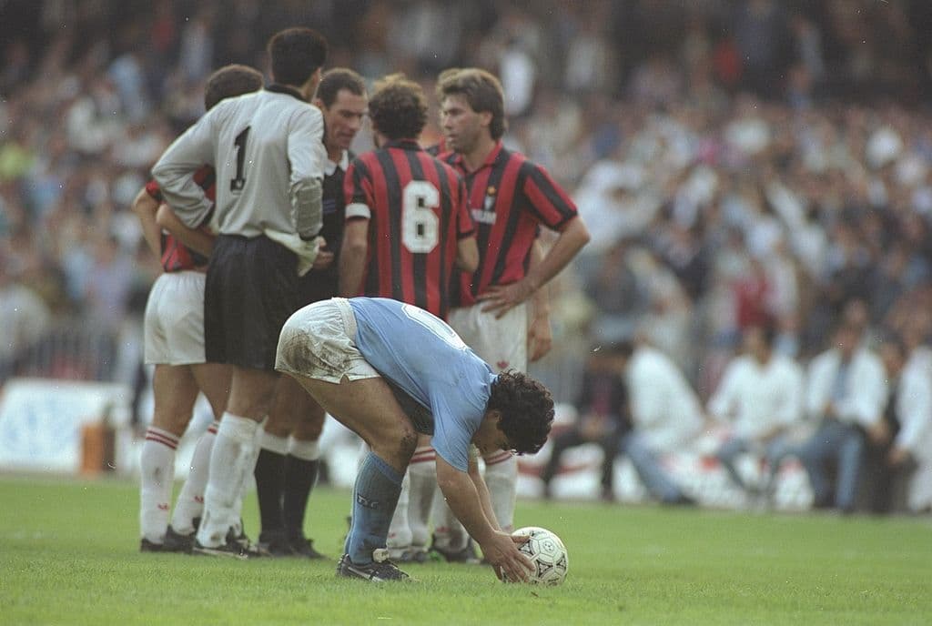 Al final, el Napoli fue absuelto por ‘responsabilidad objetiva’ y Maradona sintió que el club no lo había defendido lo suficiente.