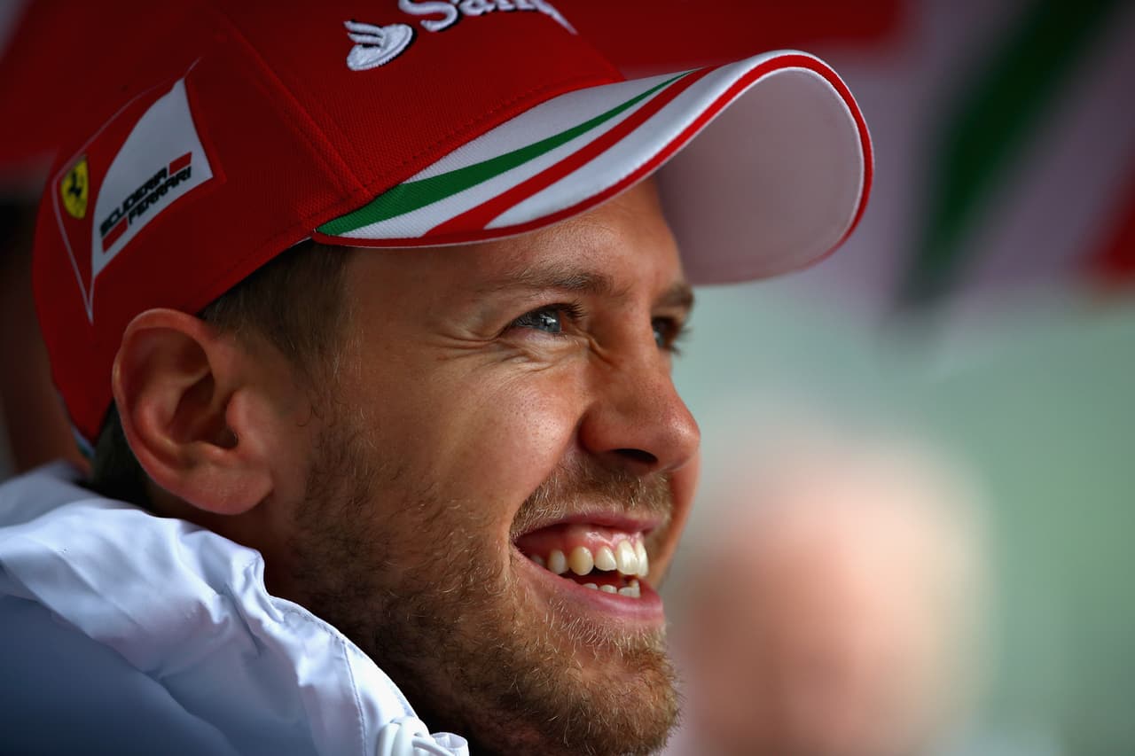 El piloto alemán Sebastian Vettel (Ferrari) dijo que la escudería rival, Mercedes, sigue siendo la favorita esta temporada y restó importancia a su victoria en el pasado Gran Premio de Australia. "Fue la primera carrera y no significa mucho, pero por supuesto es la mejor manera de comenzar", dijo el piloto en una conferencia de prensa en Shanghái, donde será el Gran Premio de China de Fórmula 1.