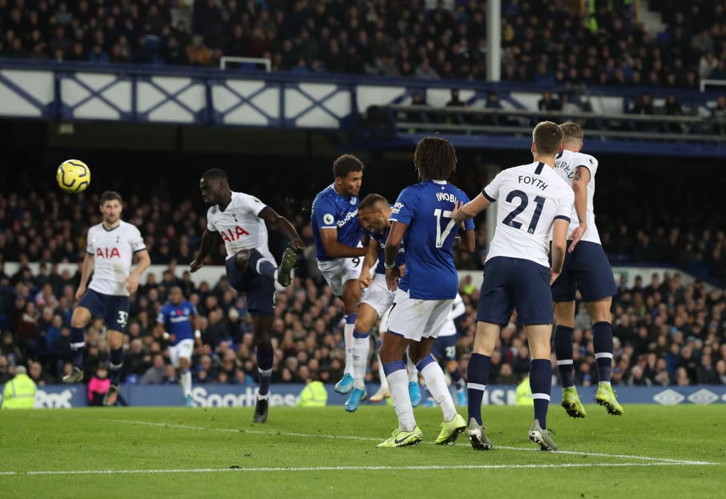 Cabezazo de Cenk Tosun al final del partido para empatar el encuentro en casa.