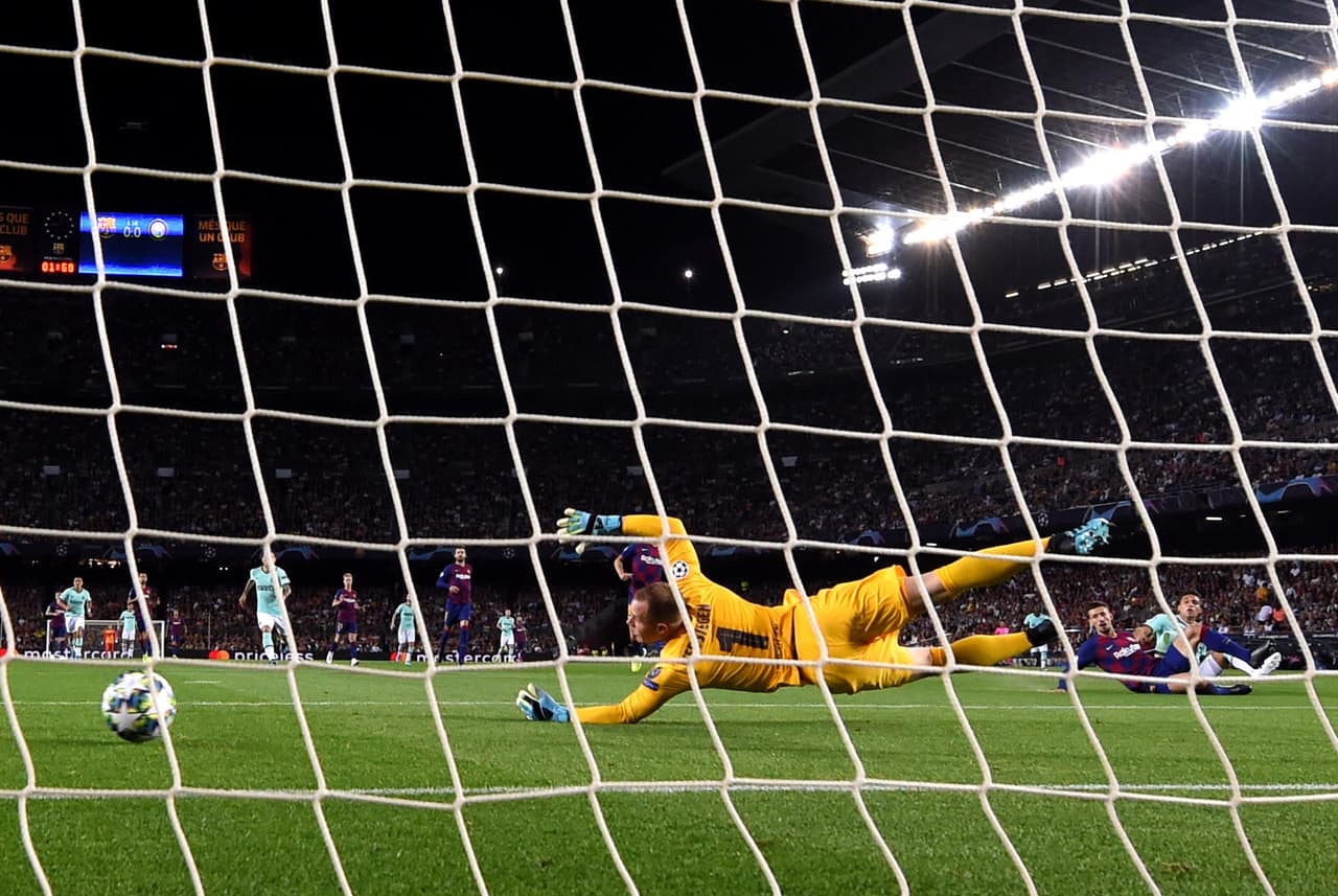 Suárez lleva un total de seis temporadas en el Barca. Sumando un total de 180 goles en 253 partidos.