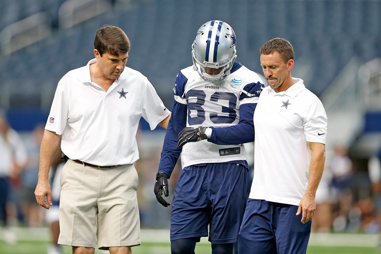 Terrance Williams salió de las prácticas de los Cowboys con un codo lastimado