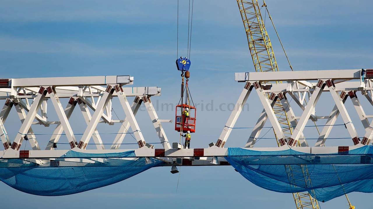Las obras del Santiago Bernabéu continúan a marchas forzadas y ya se comienzan a completar estructuras importantes de la remodelación.