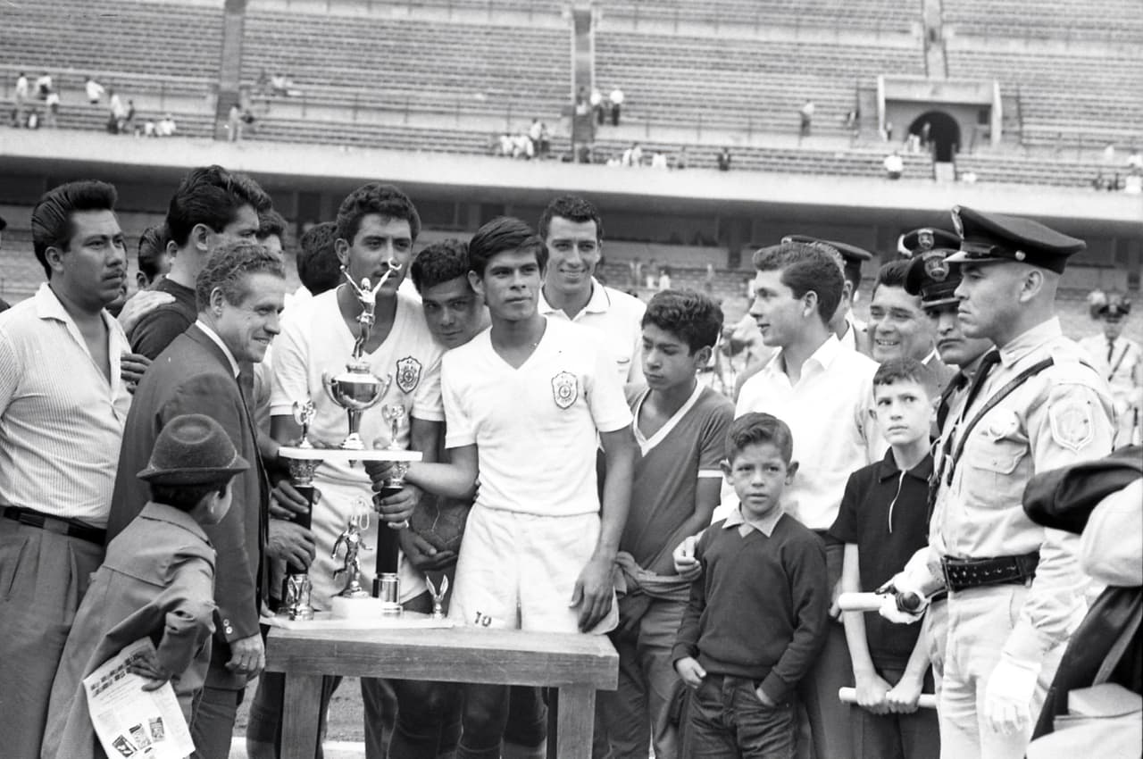 Tras obtener su lugar en la primera división, la Máquina estrenó su estadio 10 de diciembre en hidalgo.