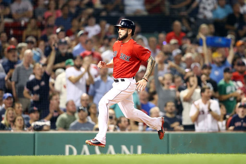 4) Impulsadas. Empujar una carrera es muestra de bateo tanto de poder como oportuno. Los Medias Rojas han tenido 668 impulsadas para encarzar a las Grandes Ligas.