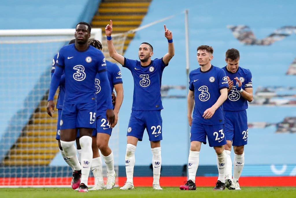 Al minuto 90+2, Marcos Alonso le da la victoria 1-2 al Chelsea y los Blues ya son el tercer lugar en la tabla de la Premier League.