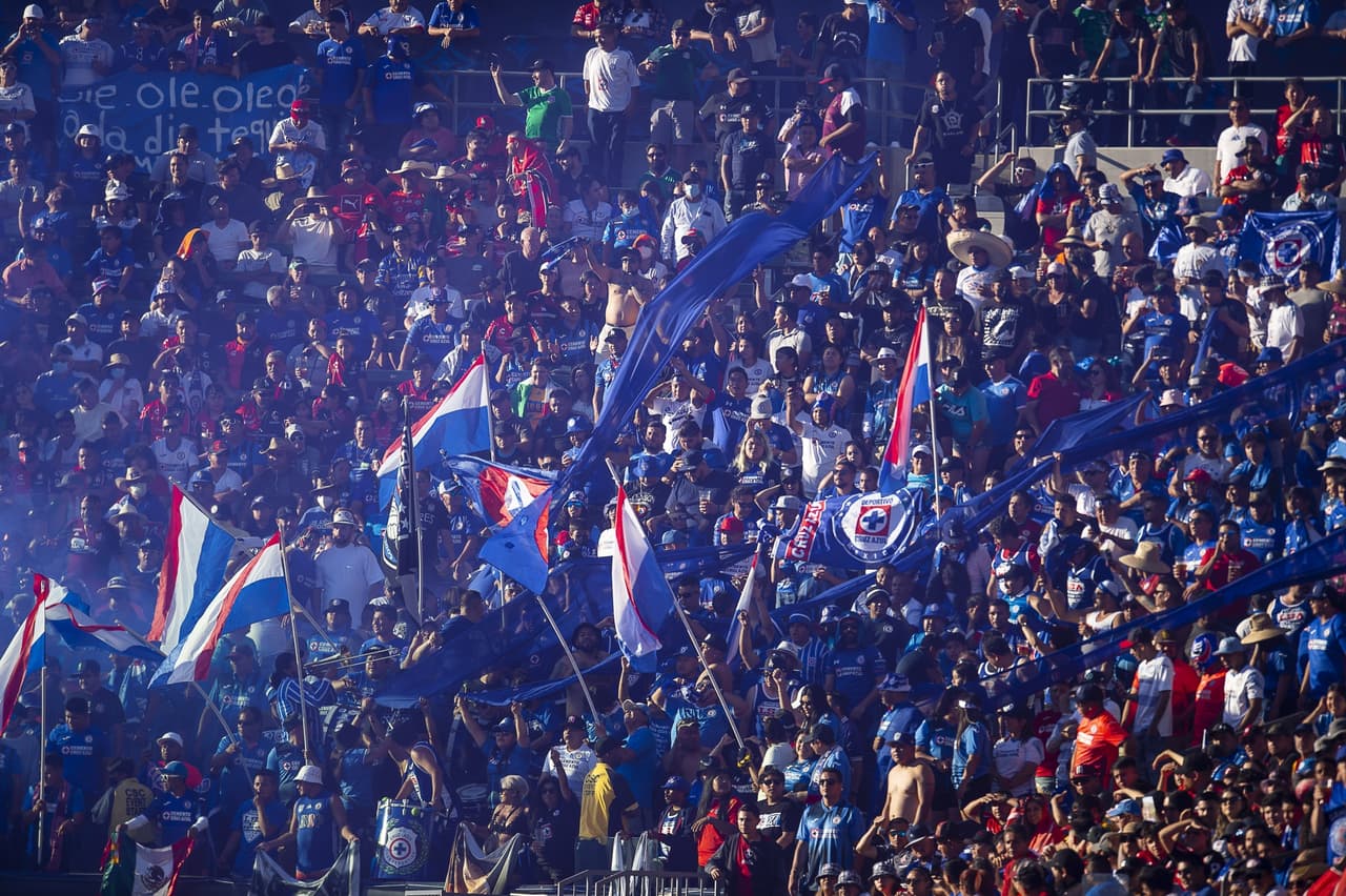 Julián Quiñones pasó de héroe a villano en cuestión de minutos, pues marcó el gol para empatar 2-2 en el tiempo reglamentario, pero voló el último cobro en los penales para darle el triunfo a Cruz Azul.