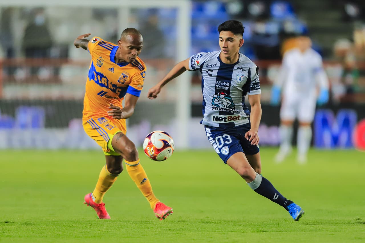 Roberto de la Rosa agarra adelantado a Nahuel y consigue el tanto que la da la victoria a 1-0 sobre los Tigres. Los felinos quedan fuera de del repechaje y Pachuca recupera posiciones y llega a la onceava plaza.