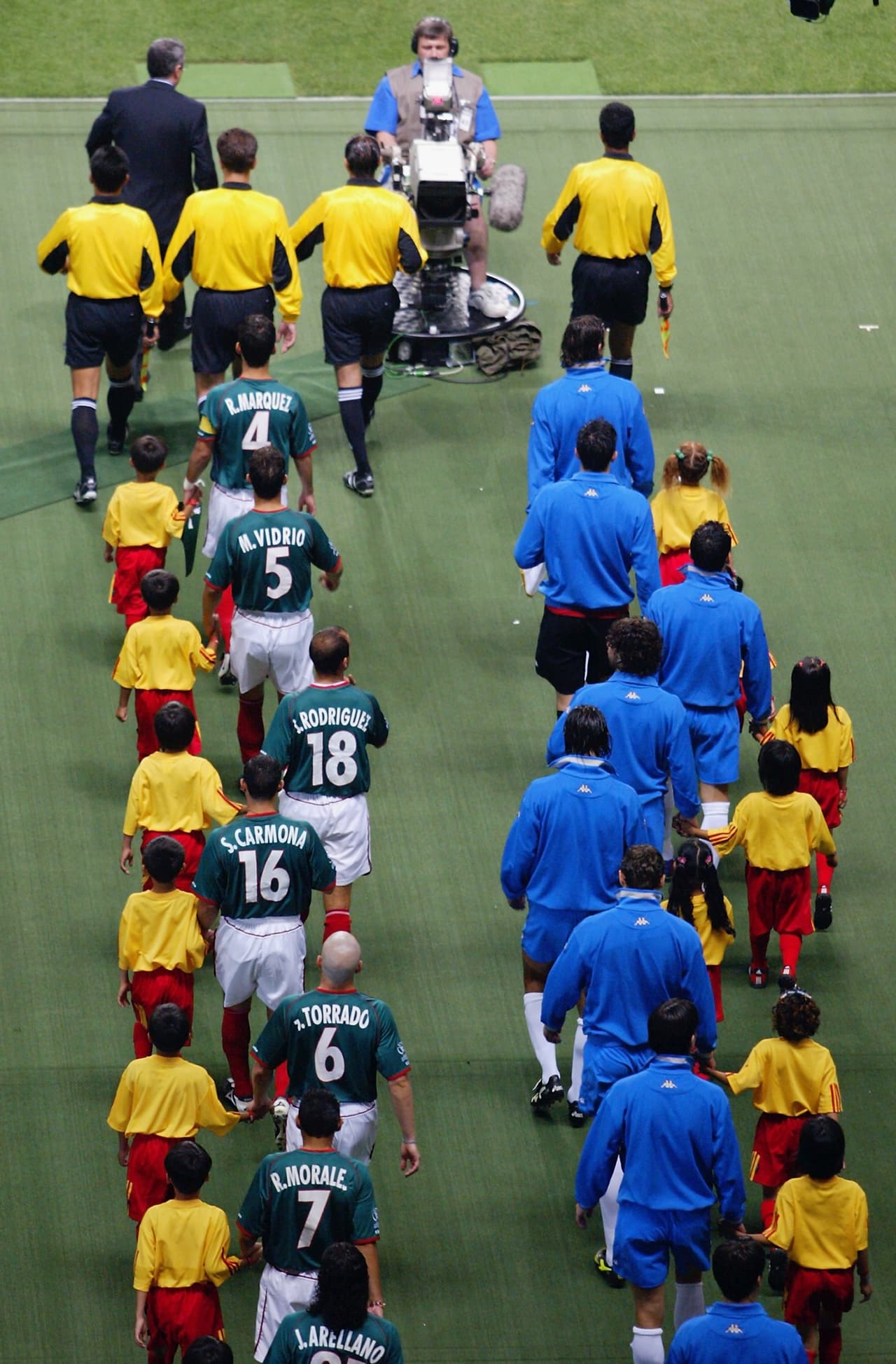 México e Italia chocaron en el 'Big Eye' por el último partido del Grupo G el 13 de junio de 2002. Ahí se decidía quiénes calificaban a octavos de final mientras Ecuador y Croacia hacían lo propio.