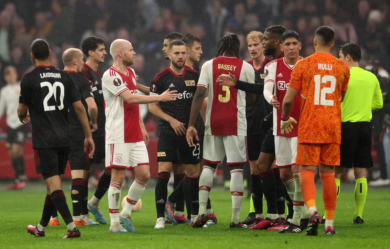 Barcelona empató con Manchester United y Ajax hizo lo propio en casa ante Union Berlin. Shakhtar se impuso al Rennes y Salzburg dio la sorpresa contra AS Roma.