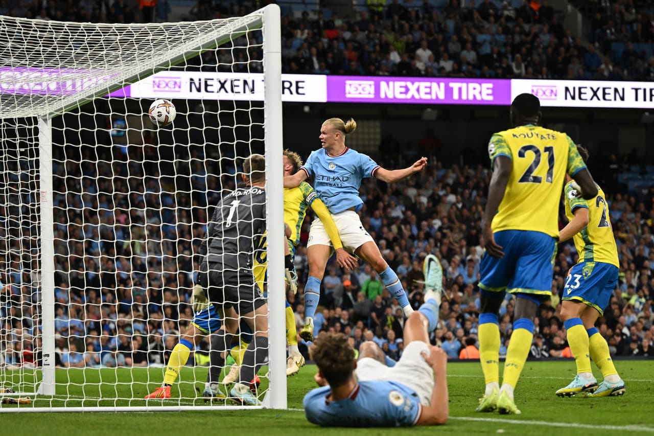 Erling Haaland marcó su segundo triplete en la Premier League, esta vez en la goleada por 7-0 sobre Nottingham. Ya lleva nueve y por ahora son más que los marcados por 16 clubes.