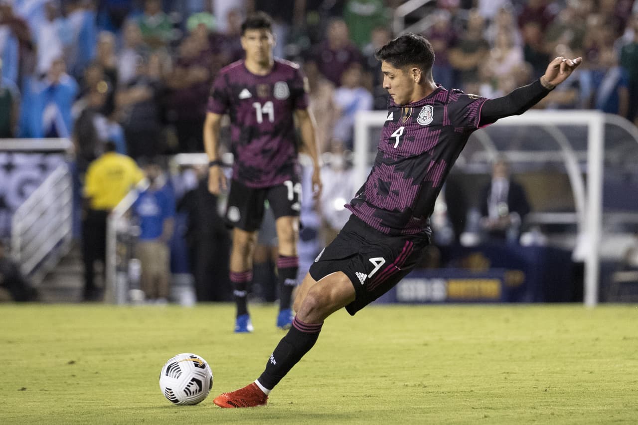 Tras su decepcionante debut ante Trinidad y Tobago, el Tricolor consiguió su primera victoria en la Copa Oro de la mano del 'Mellizo', quien hizo dos goles, y Orbelín Pineda, quien marcó el tercero.