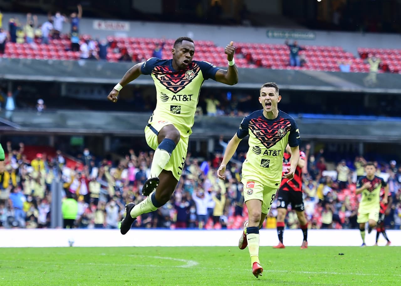 América mantiene su gran paso en el campeonato y en los minutos finales derrotó a Xolos de Tijuana.