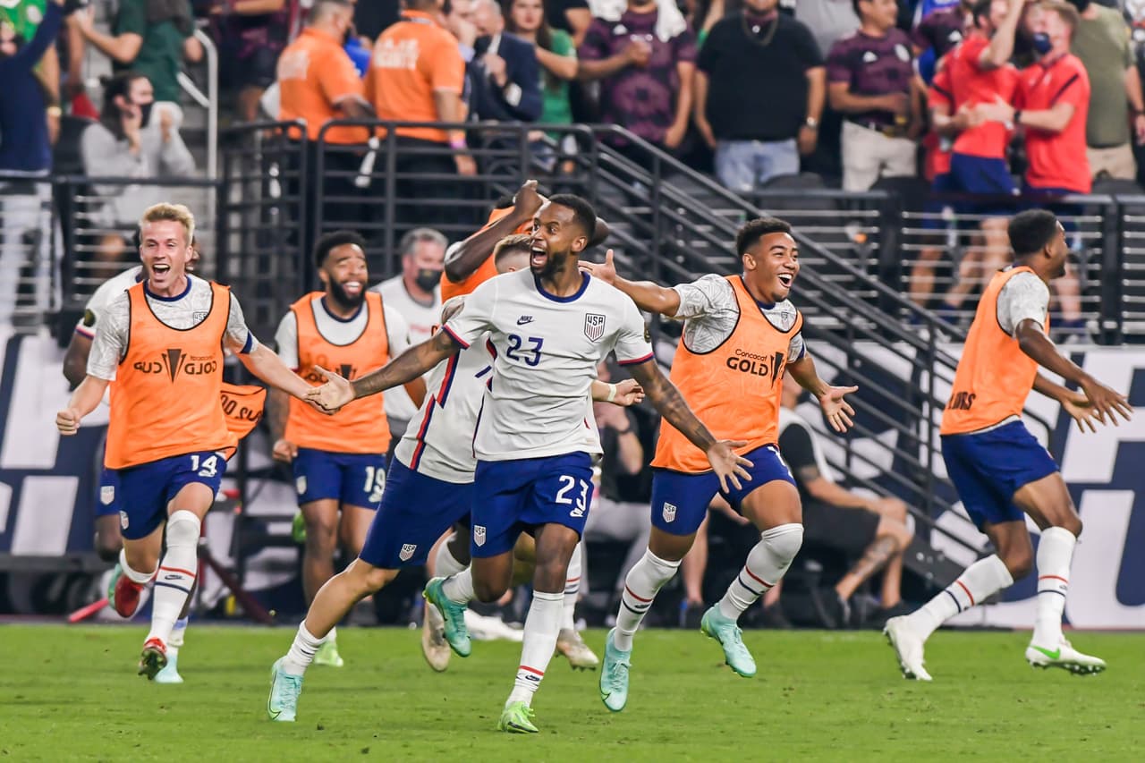 Efusividad y sorpresa… Team USA festejó en grande la obtención de su séptima Copa Oro de la Concacaf tras vencer a México en la Gran Final que se disputó en Las Vegas.