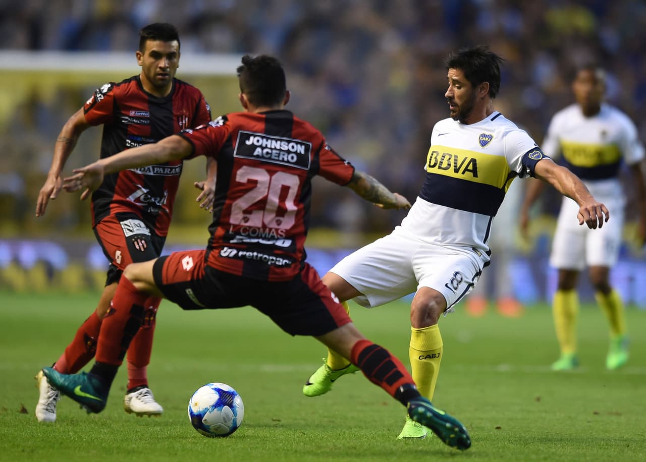 Lautaro Comas (20) marcó un gol con Patronato en el fútbol argentino cuando ese equipo estaba en segunda división, lo que generó una emoción gigante en el jugador que fue a celebrar a las mallas.