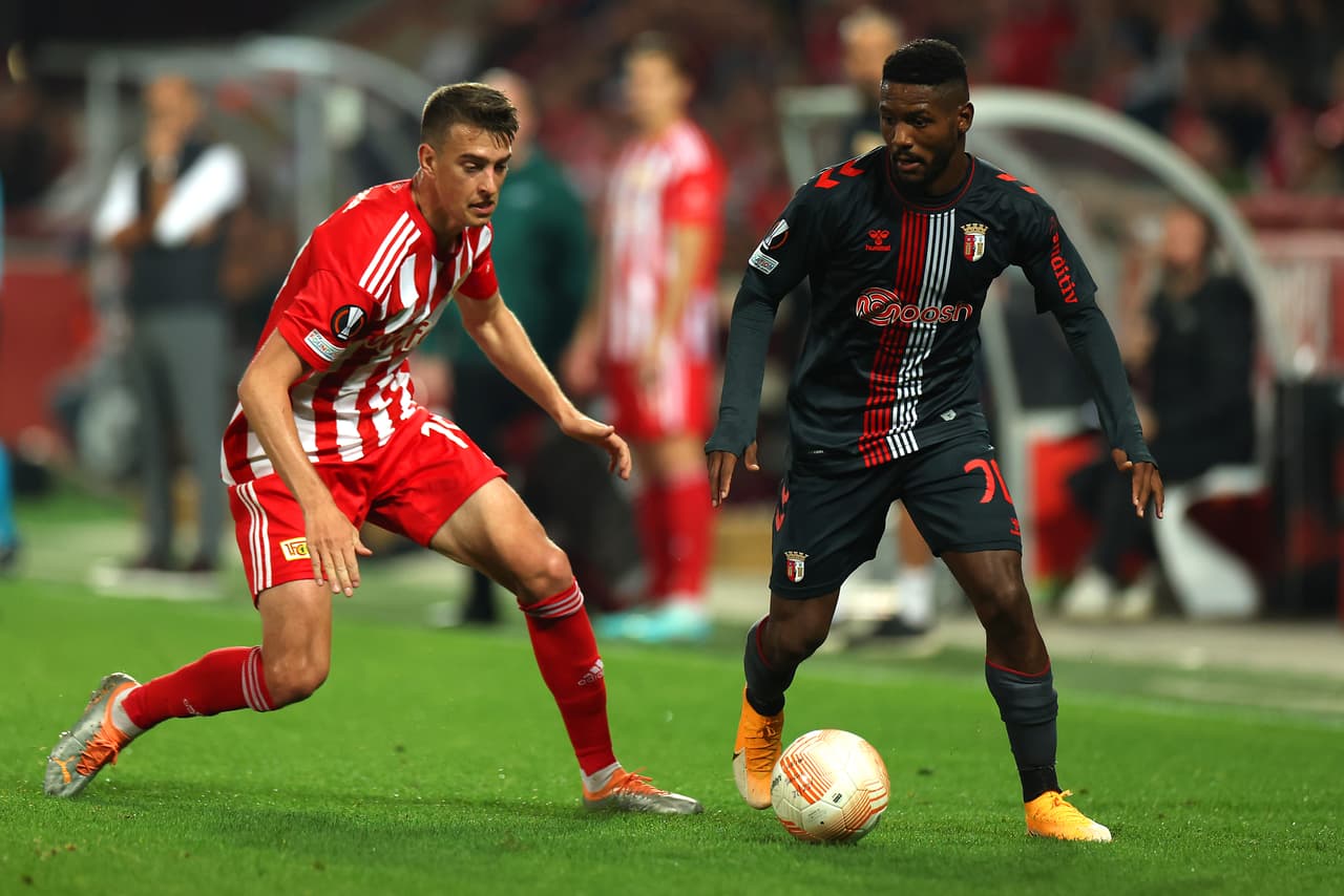 El cuadro de PSV Eindhoven derrotó 2-0 de local al Arsenal en la UEFA Europa League; Betis gana sin Guardado al Ludogorets y Braga cae ante Union Berlín sin Lainez.