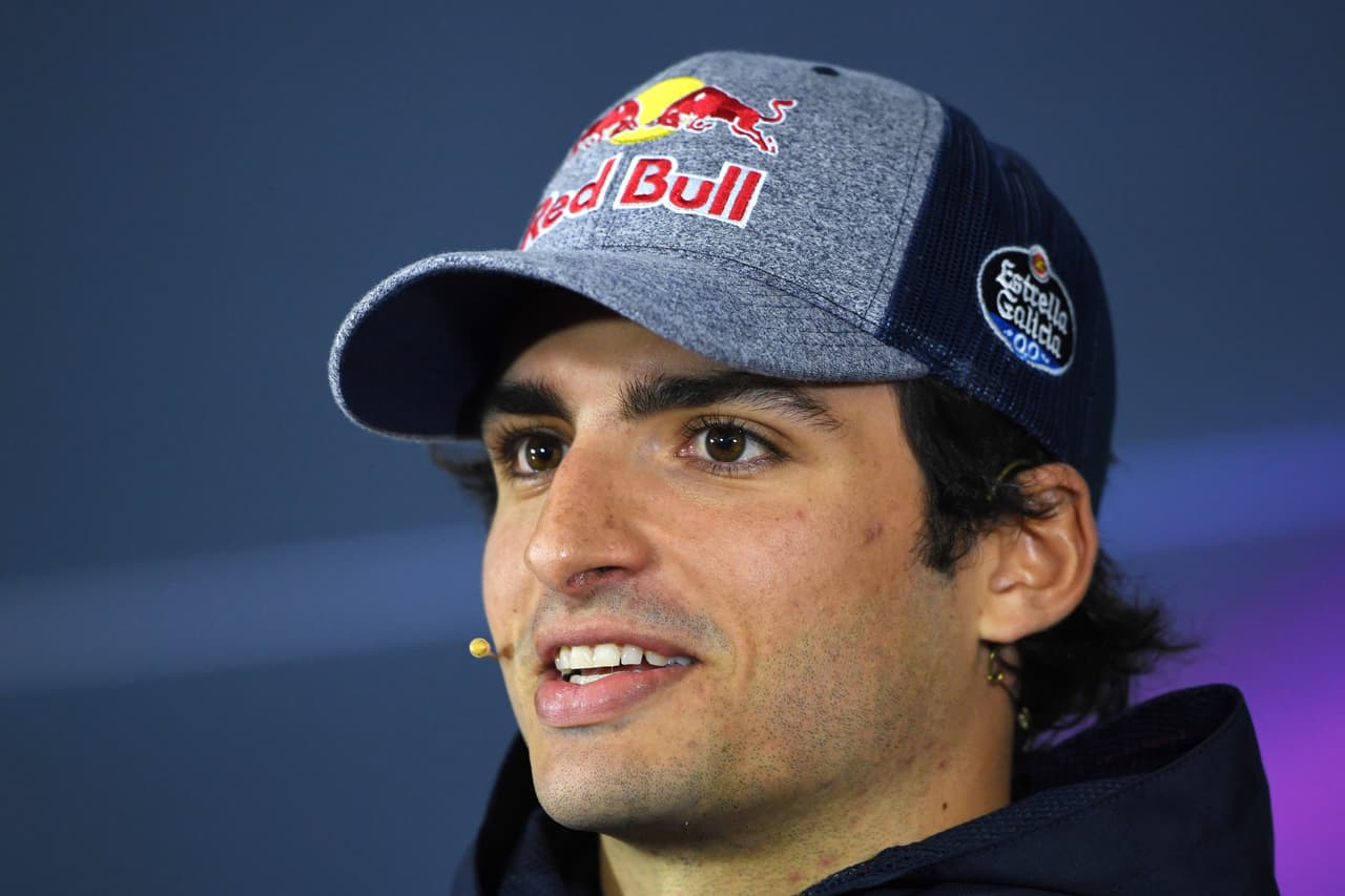 El piloto español de Fórmula 1 Carlos Sainz (Toro Rosso) se mostró hoy muy satisfecho con su inicio de temporada y con el potencial de su coche y aseguró que a partir de ahora solo puede ir a mejor. "El coche tiene mucho potencial y solo podemos ir a mejor a partir de aquí", apuntó