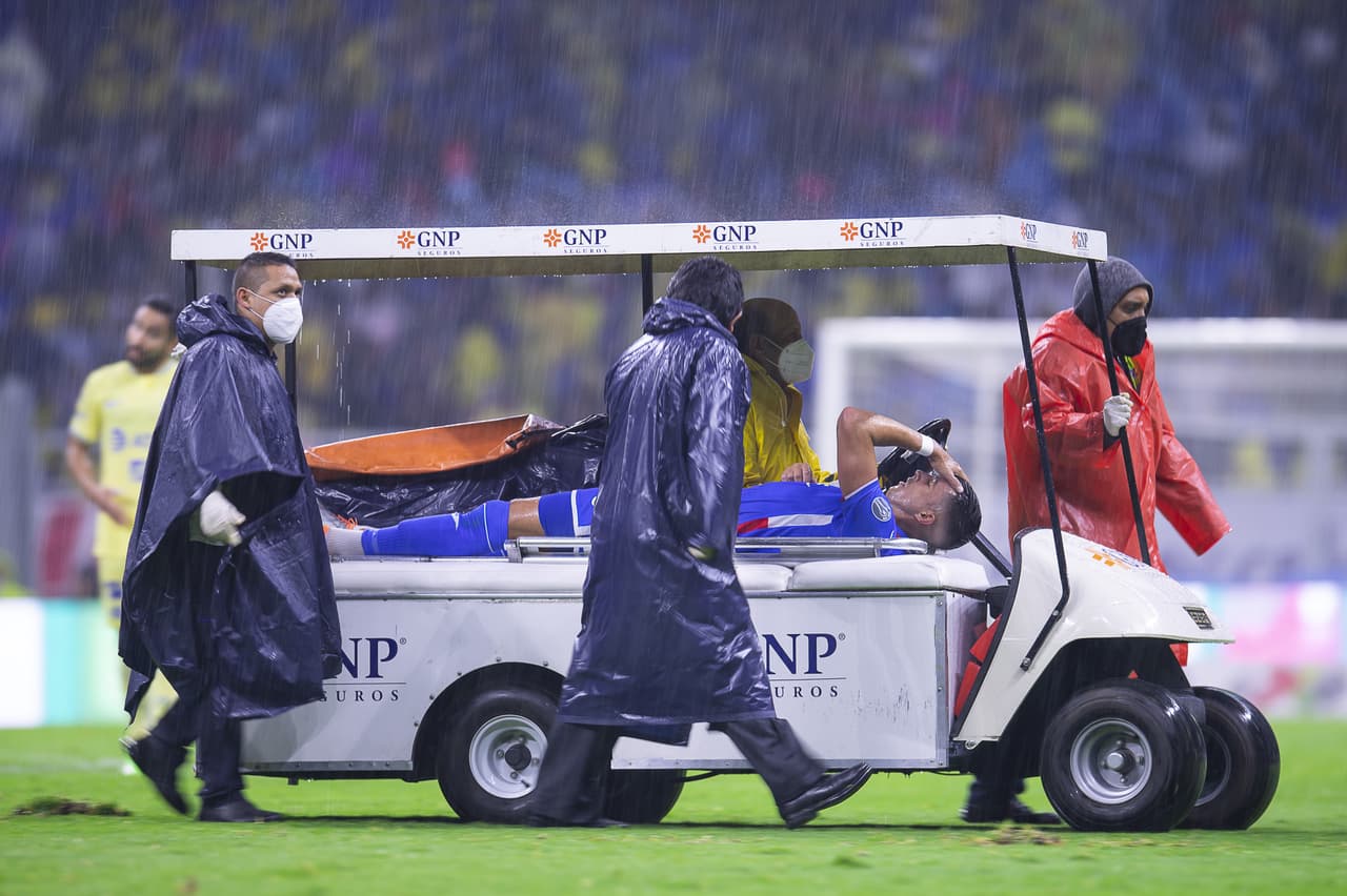 Las Águilas del 'Tano' Ortíz se dieron un festín en la cancha del Estadio Azteca luego de golear 7-0, con siete anotadores diferentes, a un Cruz Azul que está muy cerca del abismo y con un DT que tiene las horas contadas.