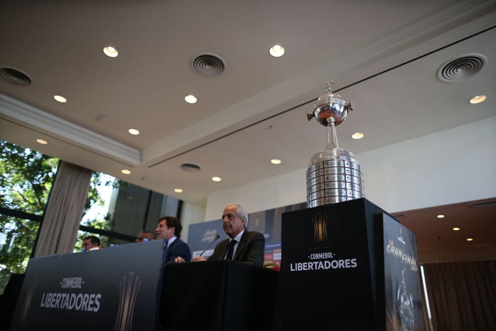 En Conmebol repartirán dos para campeón de Copa Libertadores, Copa Sudamericana y la Supercopa, que revivirán el próximo año con los campeones de la Libertadores.